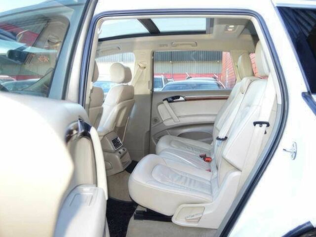 Белый Ауди Ку 7, объемом двигателя 3 л и пробегом 83 тыс. км за 7000 $, фото 12 на Automoto.ua