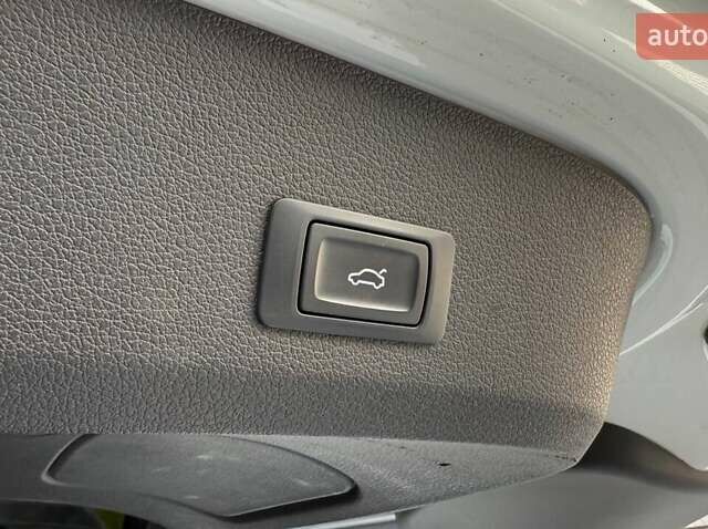 Ауди Ку 7 2014 в Киеве на Automoto.ua Белый Ауди Ку 7, объемом двигателя 3 л и пробегом 161 тыс. км за 16990 $, фото 23 на Automoto.ua