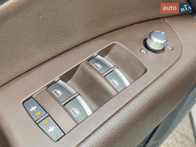 Білий Ауді Ку 7, об'ємом двигуна 3 л та пробігом 218 тис. км за 21490 $, фото 26 на Automoto.ua