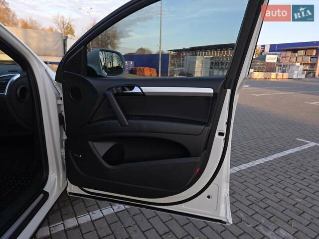 Белый Ауди Ку 7, объемом двигателя 2.97 л и пробегом 220 тыс. км за 24000 $, фото 23 на Automoto.ua