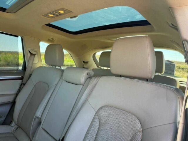 Ауді Ку 7 2015 у Ужгороді на Automoto.ua Білий Ауді Ку 7, об'ємом двигуна 3 л та пробігом 76 тис. км за 3800 $, фото 12 на Automoto.ua