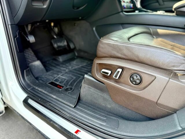 Білий Ауді Ку 7, об'ємом двигуна 3 л та пробігом 88 тис. км за 12950 $, фото 12 на Automoto.ua