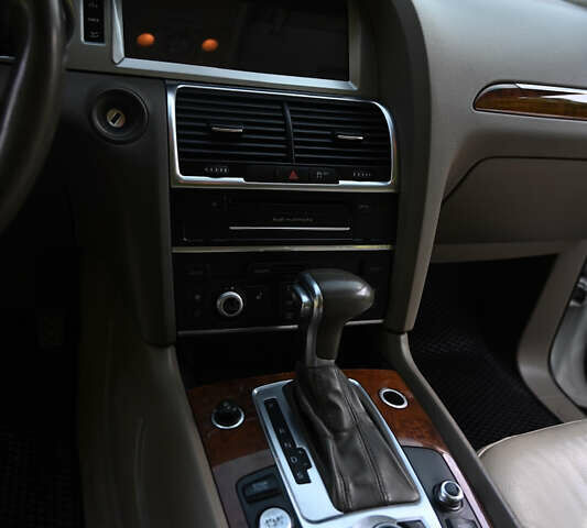 Белый Ауди Ку 7, объемом двигателя 3 л и пробегом 156 тыс. км за 23800 $, фото 7 на Automoto.ua