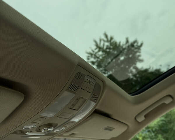 Белый Ауди Ку 7, объемом двигателя 3 л и пробегом 220 тыс. км за 15600 $, фото 6 на Automoto.ua