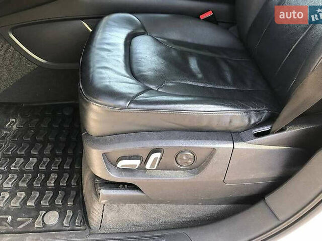 Белый Ауди Ку 7, объемом двигателя 3 л и пробегом 148 тыс. км за 18000 $, фото 16 на Automoto.ua