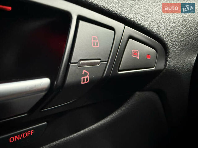 Белый Ауди Ку 7, объемом двигателя 3 л и пробегом 256 тыс. км за 21300 $, фото 54 на Automoto.ua