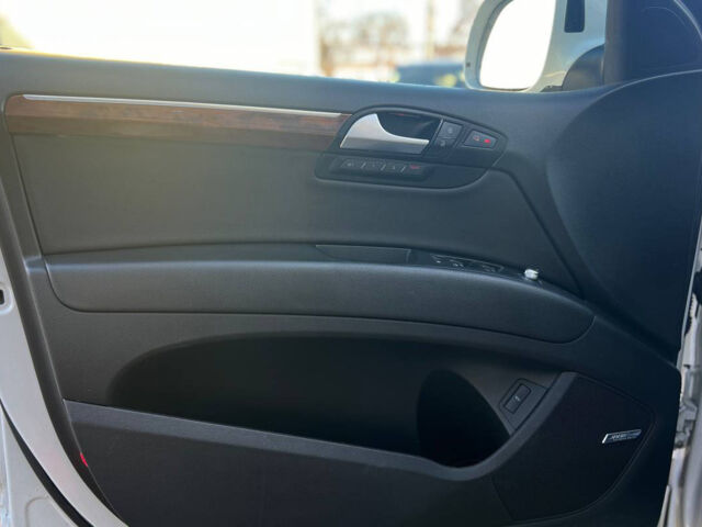 Белый Ауди Ку 7, объемом двигателя 3 л и пробегом 197 тыс. км за 17900 $, фото 7 на Automoto.ua