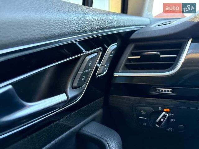 Белый Ауди Ку 7, объемом двигателя 3 л и пробегом 161 тыс. км за 29500 $, фото 14 на Automoto.ua