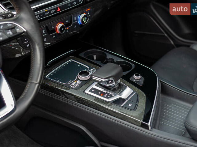 Белый Ауди Ку 7, объемом двигателя 3 л и пробегом 167 тыс. км за 24999 $, фото 24 на Automoto.ua