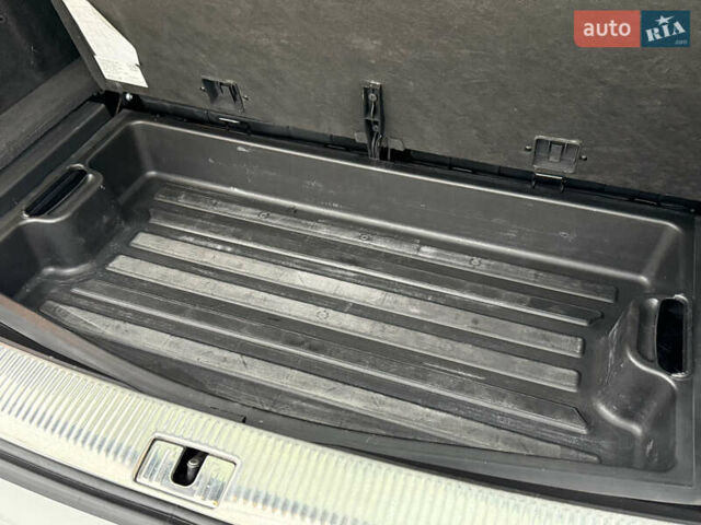 Белый Ауди Ку 7, объемом двигателя 3 л и пробегом 256 тыс. км за 21300 $, фото 46 на Automoto.ua