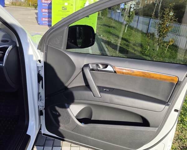 Белый Ауди Ку 7, объемом двигателя 3 л и пробегом 120 тыс. км за 26000 $, фото 8 на Automoto.ua