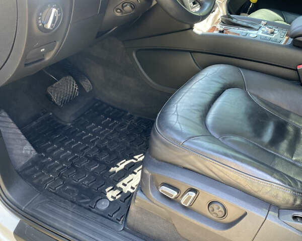 Білий Ауді Ку 7, об'ємом двигуна 3 л та пробігом 200 тис. км за 18500 $, фото 19 на Automoto.ua