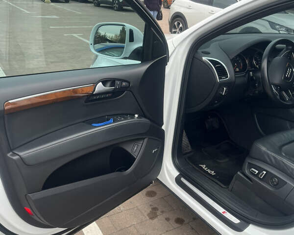Білий Ауді Ку 7, об'ємом двигуна 3 л та пробігом 218 тис. км за 19500 $, фото 7 на Automoto.ua