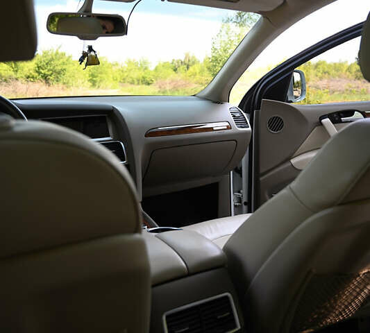 Белый Ауди Ку 7, объемом двигателя 3 л и пробегом 156 тыс. км за 23800 $, фото 15 на Automoto.ua