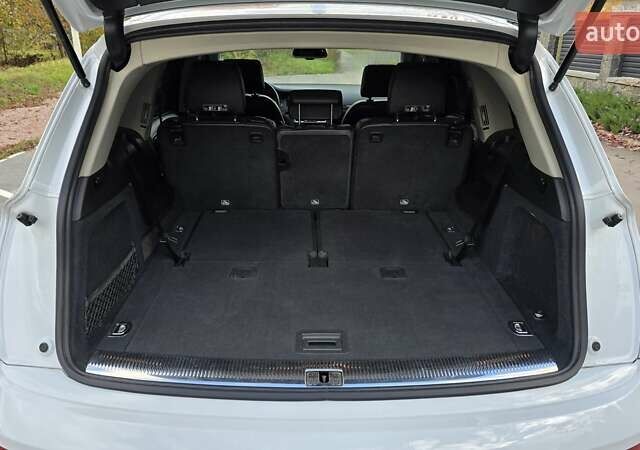 Ауді Ку 7 2015 у Житомирі на Automoto.ua Білий Ауді Ку 7, об'ємом двигуна 3 л та пробігом 191 тис. км за 18500 $, фото 13 на Automoto.ua