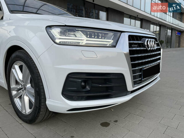 Белый Ауди Ку 7, объемом двигателя 3 л и пробегом 153 тыс. км за 40777 $, фото 5 на Automoto.ua