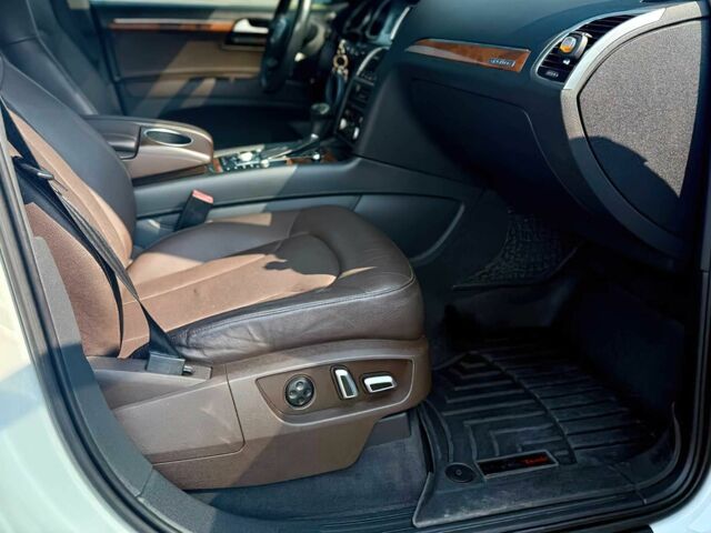 Білий Ауді Ку 7, об'ємом двигуна 3 л та пробігом 88 тис. км за 12950 $, фото 15 на Automoto.ua