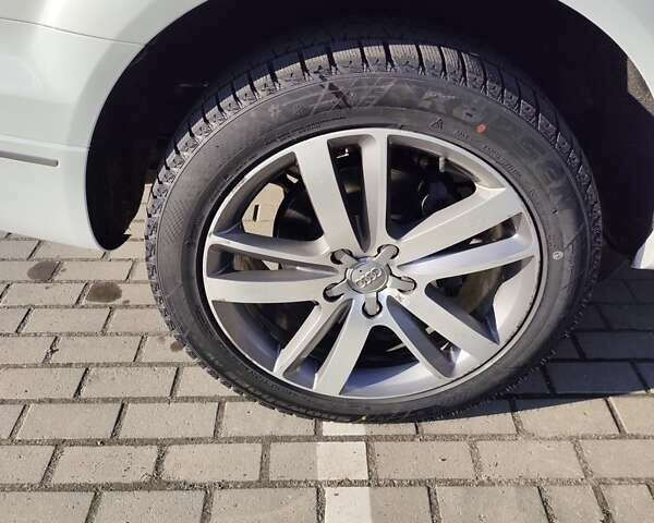 Белый Ауди Ку 7, объемом двигателя 3 л и пробегом 120 тыс. км за 26000 $, фото 16 на Automoto.ua