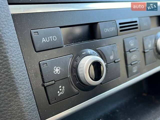 Білий Ауді Ку 7, об'ємом двигуна 3 л та пробігом 111 тис. км за 13890 $, фото 10 на Automoto.ua