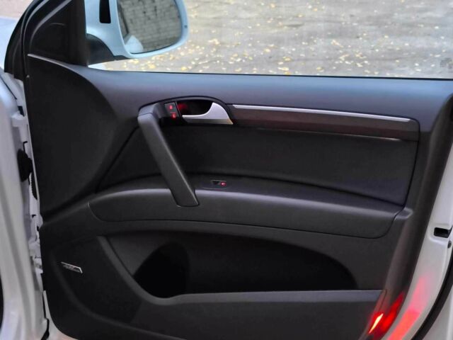 Білий Ауді Ку 7, об'ємом двигуна 3 л та пробігом 167 тис. км за 20900 $, фото 17 на Automoto.ua