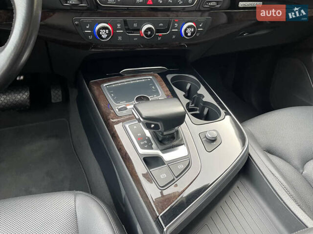 Белый Ауди Ку 7, объемом двигателя 2.97 л и пробегом 124 тыс. км за 36000 $, фото 50 на Automoto.ua