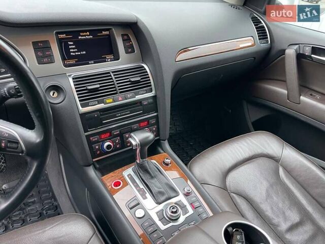 Білий Ауді Ку 7, об'ємом двигуна 3 л та пробігом 218 тис. км за 17990 $, фото 22 на Automoto.ua