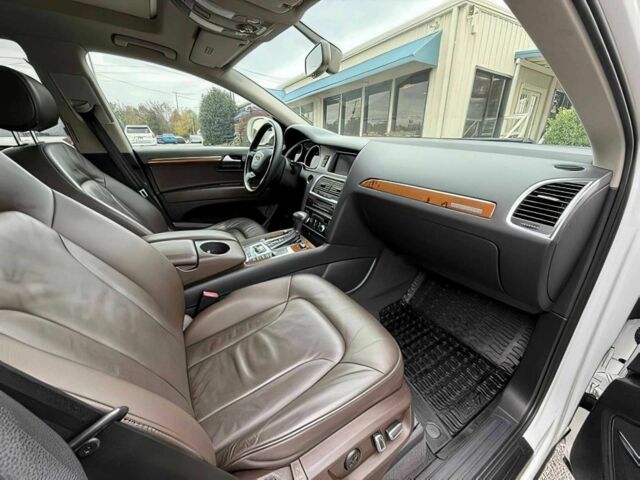 Білий Ауді Ку 7, об'ємом двигуна 3 л та пробігом 79 тис. км за 11200 $, фото 10 на Automoto.ua