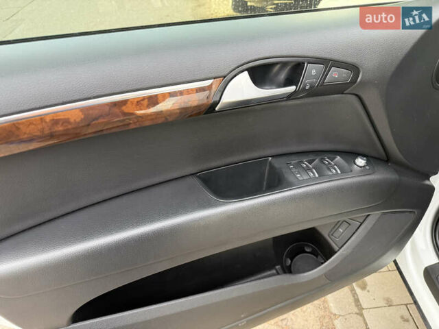 Белый Ауди Ку 7, объемом двигателя 3 л и пробегом 303 тыс. км за 14900 $, фото 6 на Automoto.ua