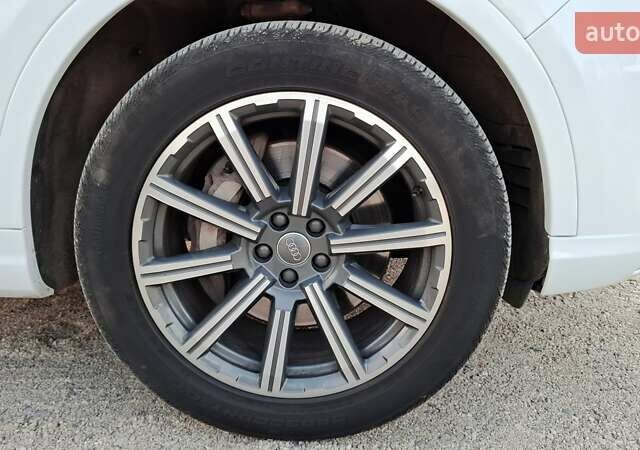 Білий Ауді Ку 7, об'ємом двигуна 3 л та пробігом 159 тис. км за 26500 $, фото 37 на Automoto.ua