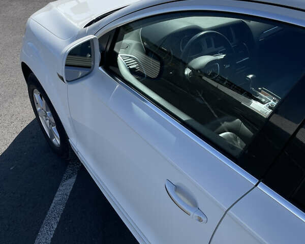 Белый Ауди Ку 7, объемом двигателя 3 л и пробегом 223 тыс. км за 18500 $, фото 24 на Automoto.ua