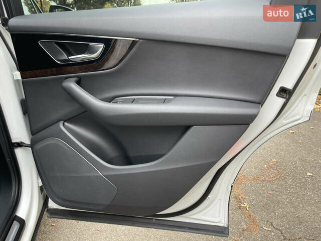 Белый Ауди Ку 7, объемом двигателя 2.97 л и пробегом 124 тыс. км за 36000 $, фото 57 на Automoto.ua