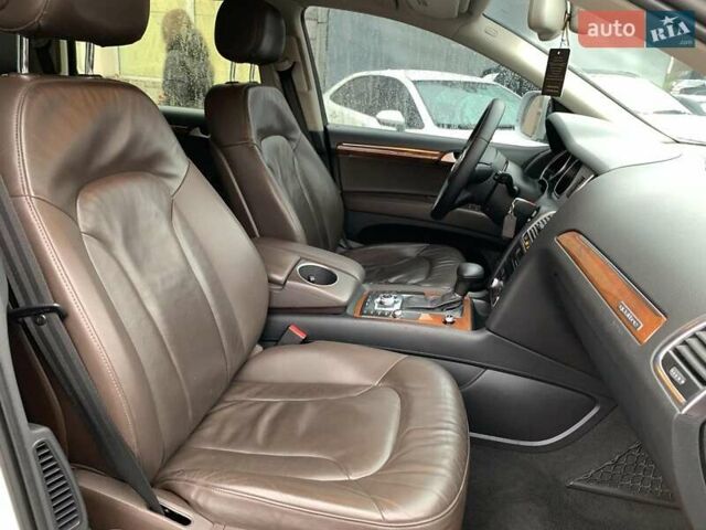 Білий Ауді Ку 7, об'ємом двигуна 3 л та пробігом 205 тис. км за 15890 $, фото 38 на Automoto.ua