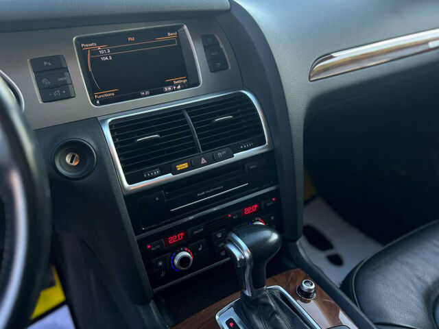 Белый Ауди Ку 7, объемом двигателя 3 л и пробегом 197 тыс. км за 17900 $, фото 16 на Automoto.ua