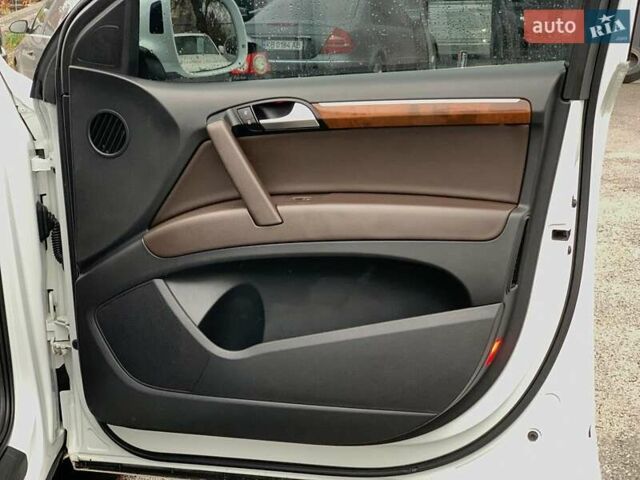 Білий Ауді Ку 7, об'ємом двигуна 3 л та пробігом 205 тис. км за 15890 $, фото 21 на Automoto.ua