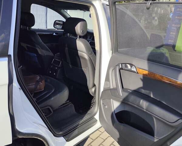 Белый Ауди Ку 7, объемом двигателя 3 л и пробегом 120 тыс. км за 26000 $, фото 6 на Automoto.ua