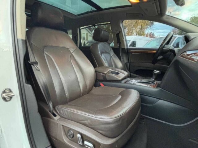 Білий Ауді Ку 7, об'ємом двигуна 3 л та пробігом 74 тис. км за 12700 $, фото 9 на Automoto.ua