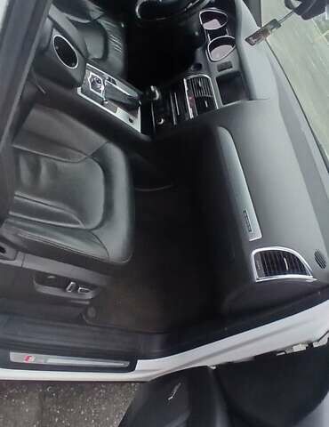 Белый Ауди Ку 7, объемом двигателя 3 л и пробегом 76 тыс. км за 18300 $, фото 3 на Automoto.ua