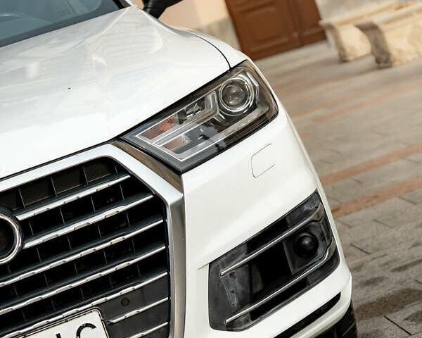 Белый Ауди Ку 7, объемом двигателя 3 л и пробегом 198 тыс. км за 23000 $, фото 3 на Automoto.ua