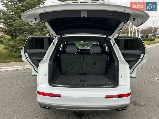 Белый Ауди Ку 7, объемом двигателя 3 л и пробегом 198 тыс. км за 23000 $, фото 10 на Automoto.ua