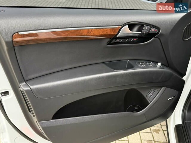 Белый Ауди Ку 7, объемом двигателя 3 л и пробегом 256 тыс. км за 21300 $, фото 29 на Automoto.ua