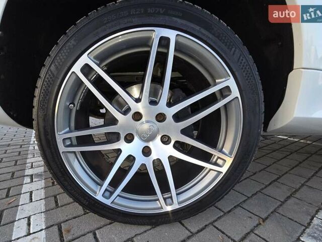 Белый Ауди Ку 7, объемом двигателя 2.97 л и пробегом 220 тыс. км за 24000 $, фото 50 на Automoto.ua