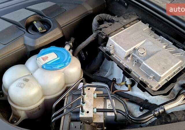 Білий Ауді Ку 7, об'ємом двигуна 3 л та пробігом 159 тис. км за 26500 $, фото 34 на Automoto.ua