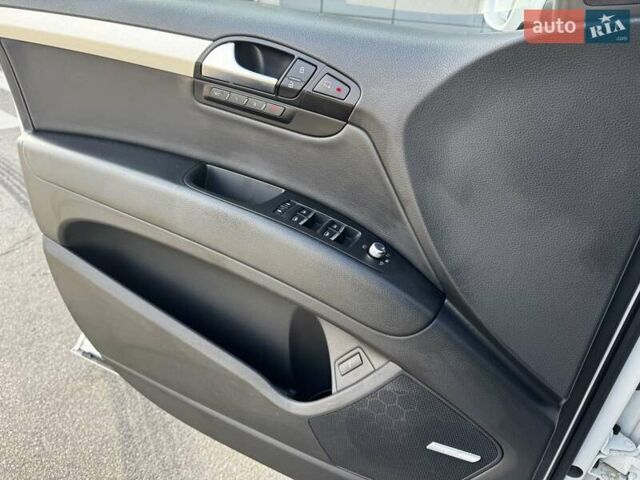 Білий Ауді Ку 7, об'ємом двигуна 3 л та пробігом 125 тис. км за 21000 $, фото 19 на Automoto.ua