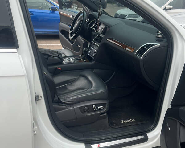 Білий Ауді Ку 7, об'ємом двигуна 3 л та пробігом 218 тис. км за 19500 $, фото 11 на Automoto.ua