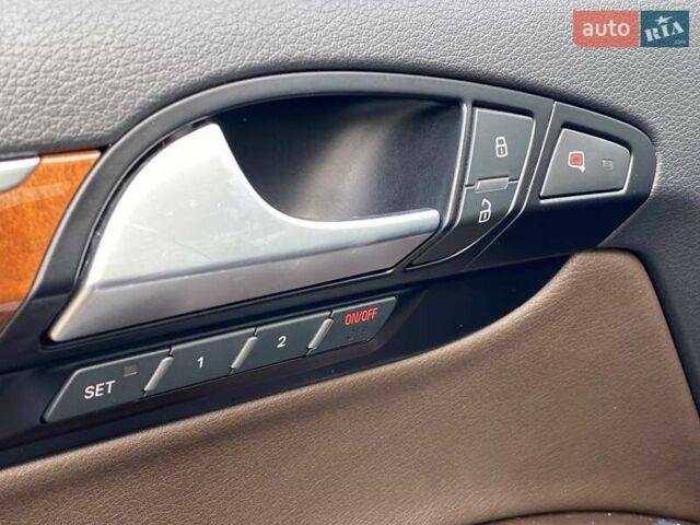 Білий Ауді Ку 7, об'ємом двигуна 3 л та пробігом 218 тис. км за 21490 $, фото 25 на Automoto.ua