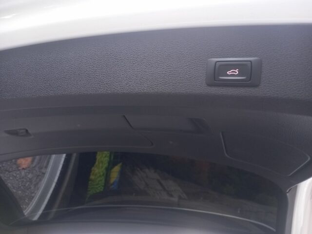 Белый Ауди Ку 7, объемом двигателя 3 л и пробегом 186 тыс. км за 18888 $, фото 12 на Automoto.ua