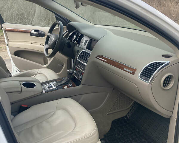 Білий Ауді Ку 7, об'ємом двигуна 3 л та пробігом 160 тис. км за 17400 $, фото 6 на Automoto.ua
