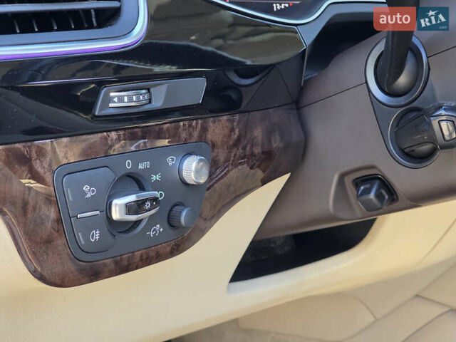 Белый Ауди Ку 7, объемом двигателя 3 л и пробегом 157 тыс. км за 27900 $, фото 24 на Automoto.ua