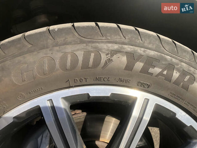 Білий Ауді Ку 7, об'ємом двигуна 2.97 л та пробігом 84 тис. км за 44000 $, фото 52 на Automoto.ua