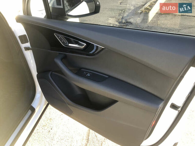 Білий Ауді Ку 7, об'ємом двигуна 2.97 л та пробігом 84 тис. км за 44000 $, фото 36 на Automoto.ua